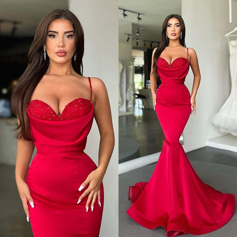 Glamouröses rotes Meerjungfrauen-Abendkleid, lang, mit Spaghettiträgern, im Angebot