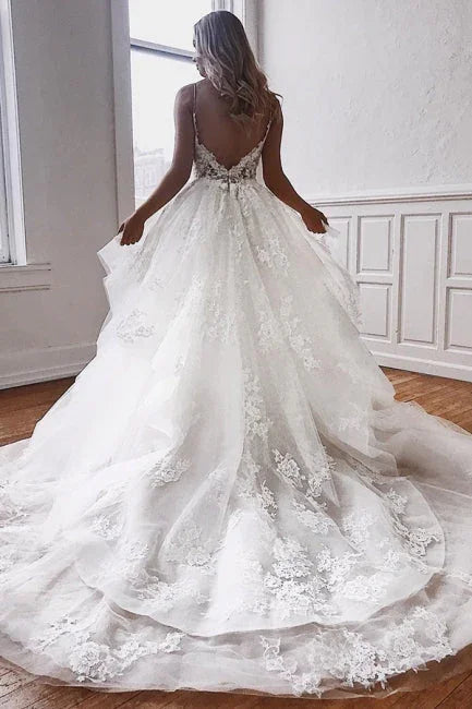 Vestidos de novia glamurosos de corte A con tirantes finos, apliques de encaje y tul 