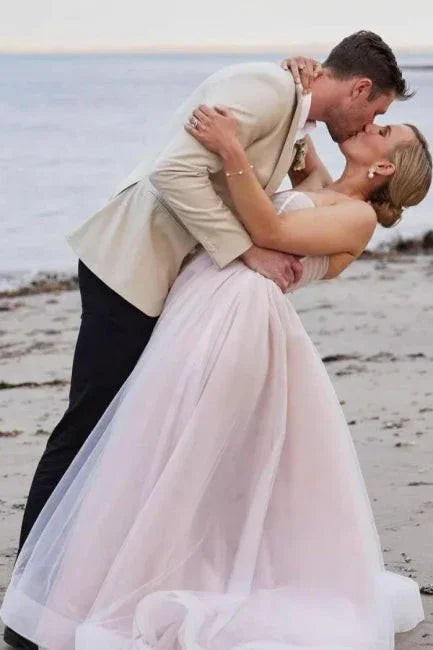 Precioso vestido de novia sin mangas de tul con escote corazón y corte en A
