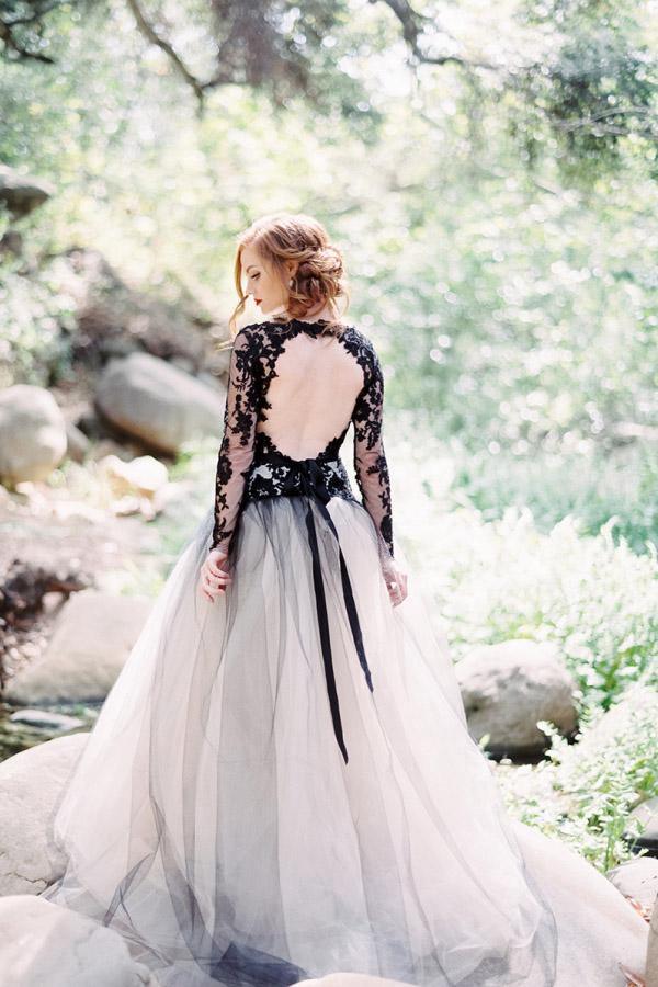 Gorgeous A-line V neck Long Sleeve Black Lace Wedding Dress Bridal Gown