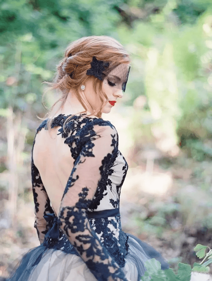 Gorgeous A-line V neck Long Sleeve Black Lace Wedding Dress Bridal Gown