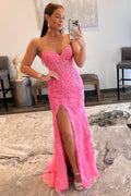 Vestido de fiesta de sirena con corsé sin tirantes y encaje con abertura