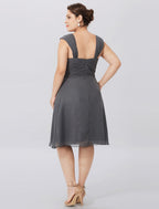 A-Linien-/Prinzessinnen-Kleid mit Spaghettiträgern und knielanger Passform für die Mutter der Braut 