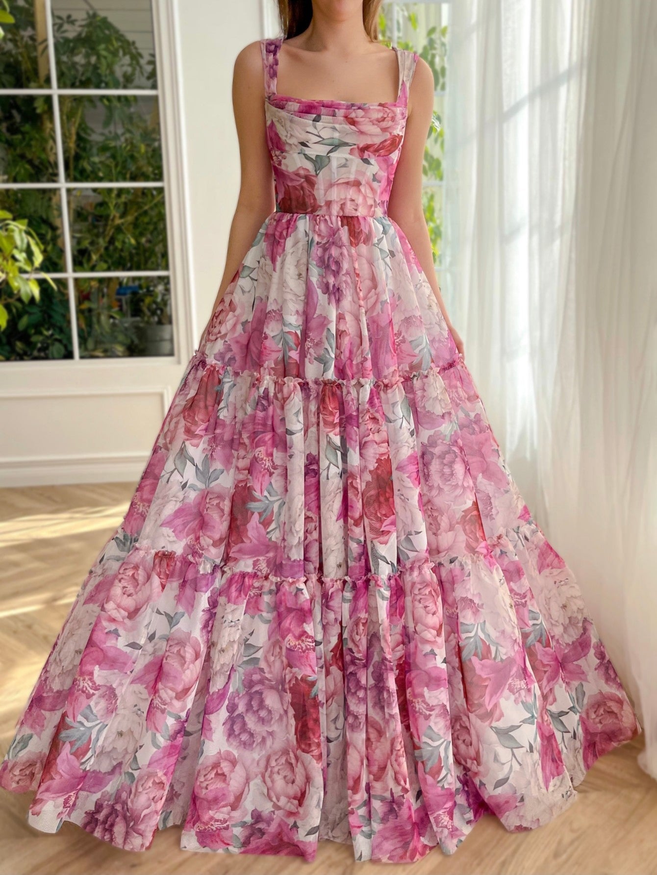 Langes, geblümtes, rosafarbenes A-Linien-Abendkleid 
