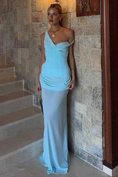 Elegante vestido de fiesta largo fruncido sin mangas con un solo hombro y corte en columna