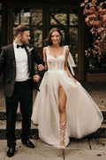 Ärmelloses A-Linien-Brautkleid mit Schleppe und Pailletten