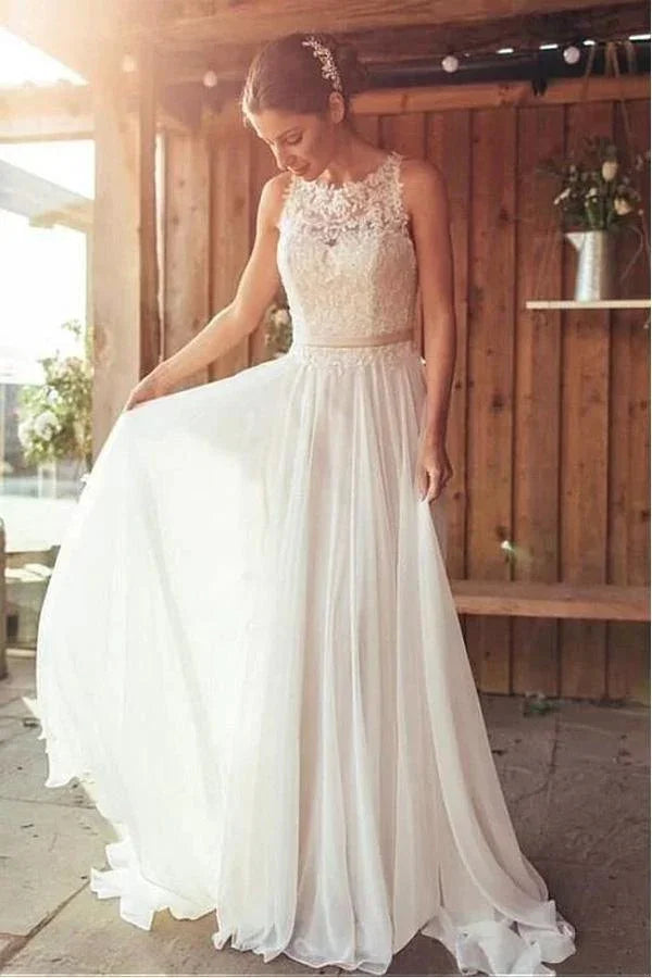 Vestido de novia boho de encaje para playa con cola