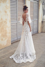 Vestidos de Novia Playeros con Cuello V y Aplicaciones de Encaje