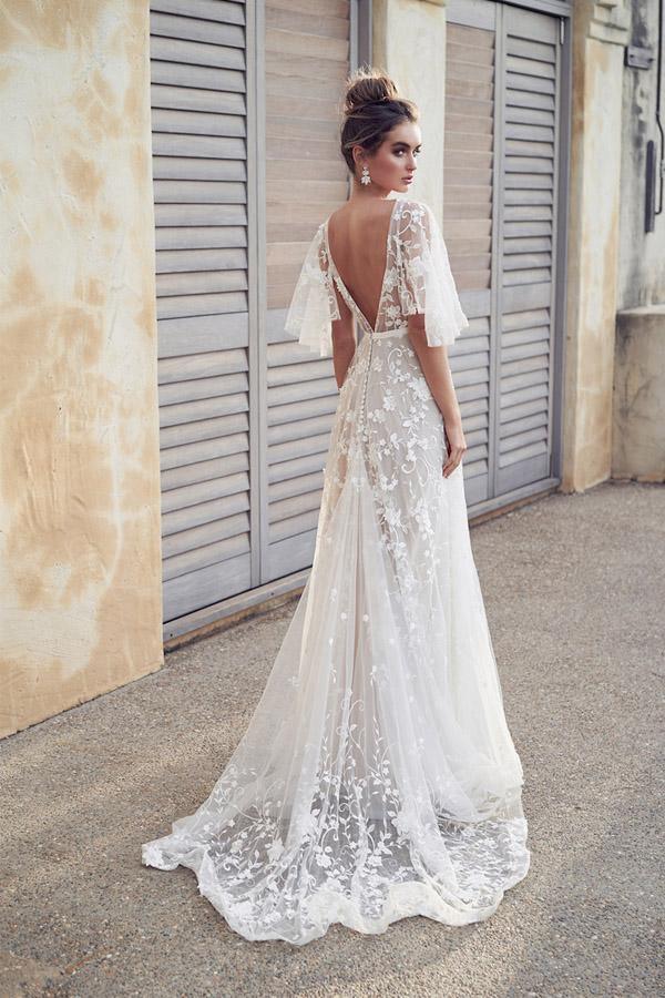 Vestidos de Novia Playeros con Cuello V y Aplicaciones de Encaje
