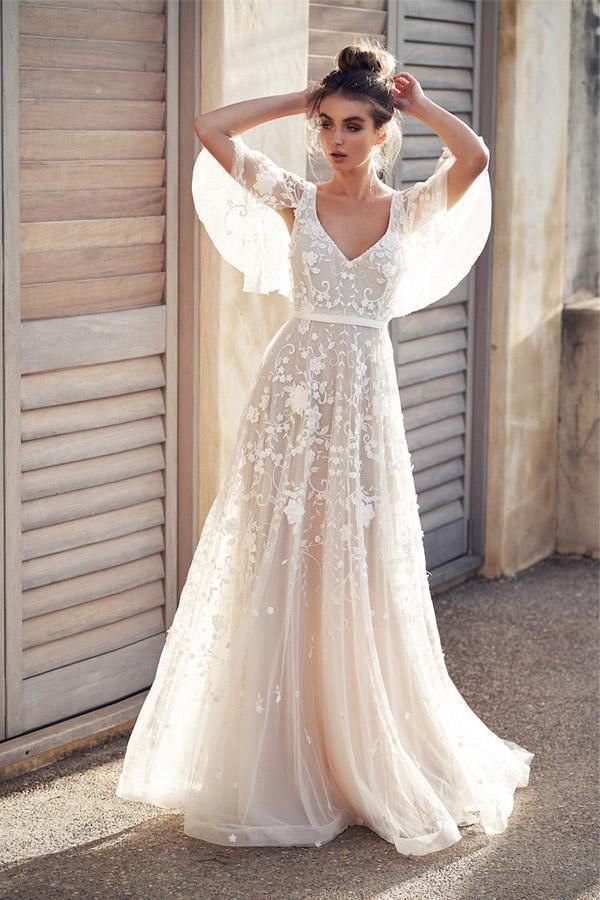 Vestidos de Novia Playeros con Cuello V y Aplicaciones de Encaje