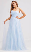 Vestido de noche de tul con escote corazón