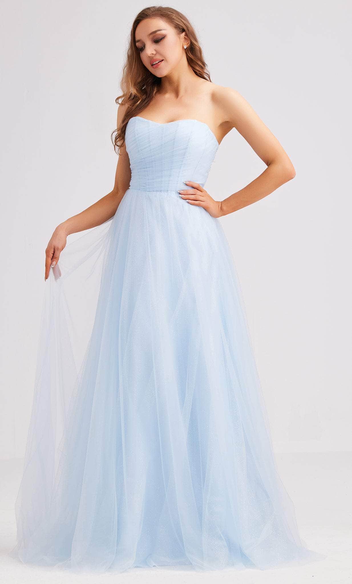 Abendkleid aus Tüll mit Herzausschnitt