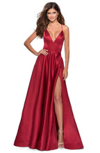 Satin-Abendkleid für junge Damen mit tiefem V-Ausschnitt