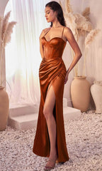 Vestido de fiesta con escote tipo corsé