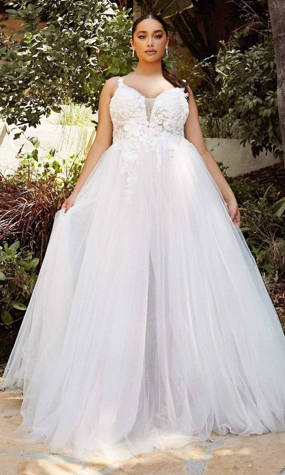 Ärmelloses, mehrlagiges Tüllkleid