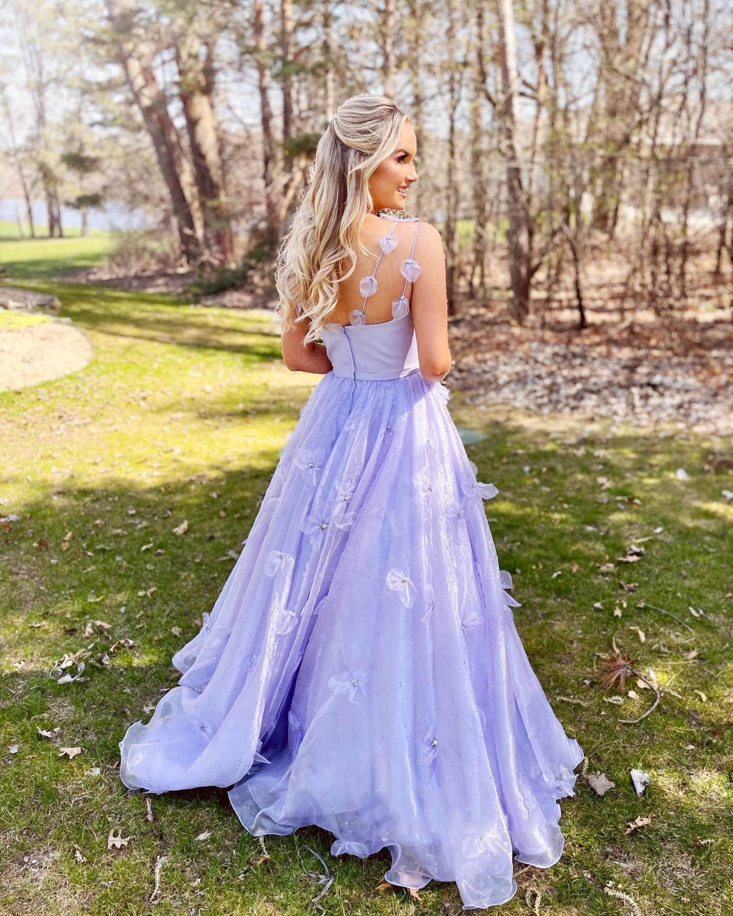 A-Linien-Abendkleid aus Organza mit Spaghettiträgern