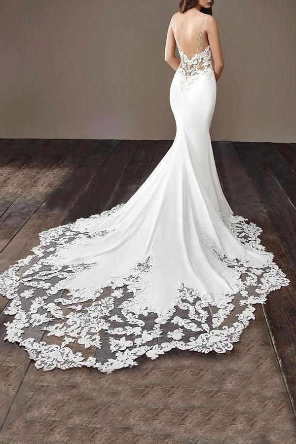 Vestido de novia largo de sirena con tirantes finos y encaje sin espalda