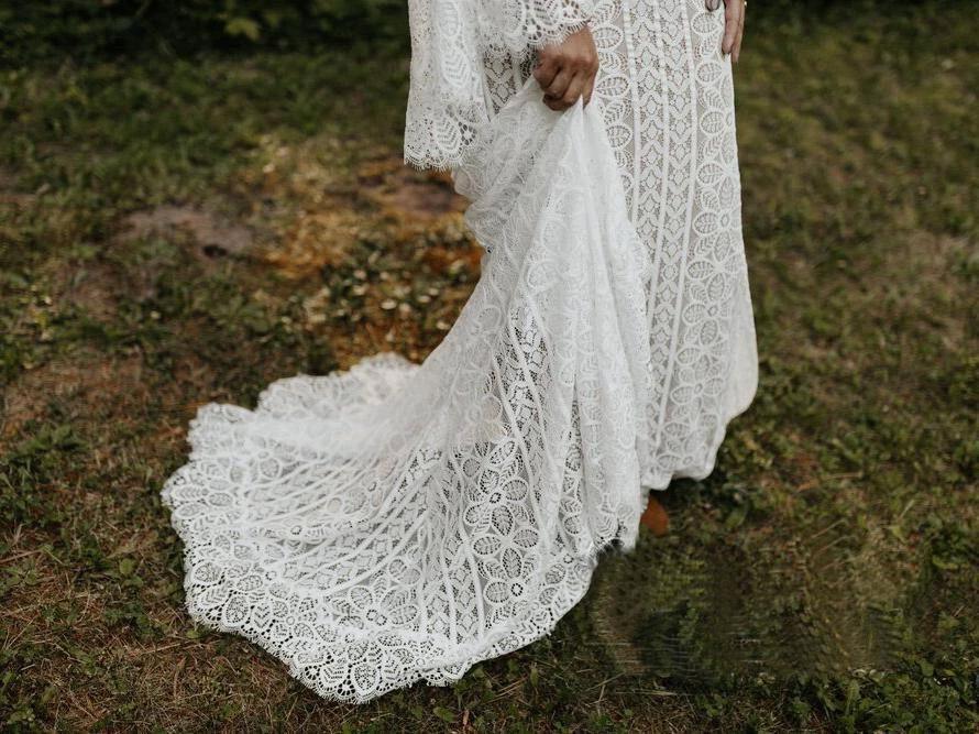 Vestidos de novia de encaje de manga larga Vestido de novia de playa con cordones en la espalda