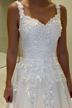 Luxurious A-Line Lace Sweetheart Sleeveless  Long Wedding Dress With Appliques
