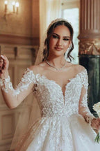 Luxurious Long Scoop Neck A-line Tulle Lace Wedding Dress with Long Sleeves