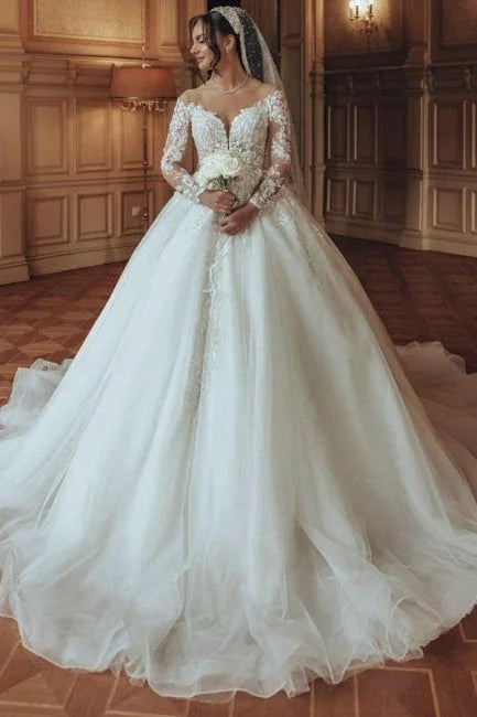 Luxurious Long Scoop Neck A-line Tulle Lace Wedding Dress with Long Sleeves