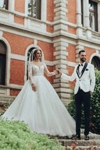 Luxurious Long Scoop Neck A-line Tulle Lace Wedding Dress with Long Sleeves