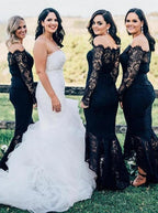 Vestido de dama de honor azul marino con hombros descubiertos y encaje de sirena