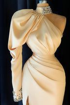 Vestido de fiesta moderno de sirena con cuello alto, manga larga y cristales, con abertura