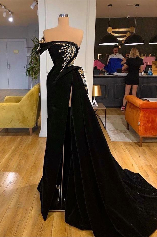 Schlichtes, trägerloses A-Linien-Abendkleid mit Schlitz vorne und Perlenstickerei