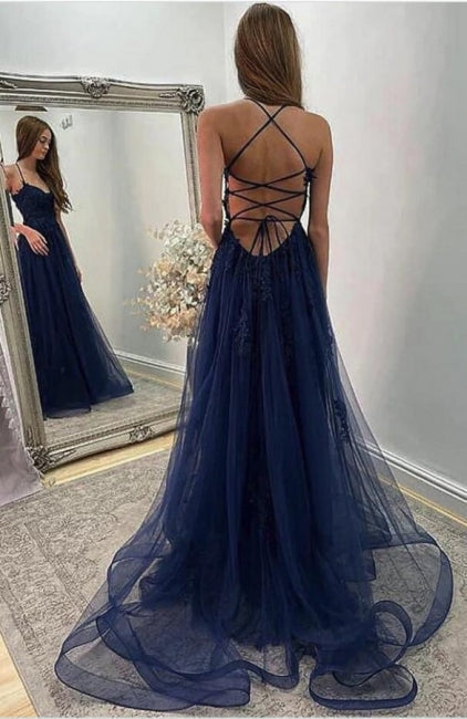 Marineblaues Neckholder-Abendkleid mit Schlitz vorne, Spaghettiträgern und A-Linie aus Tüll