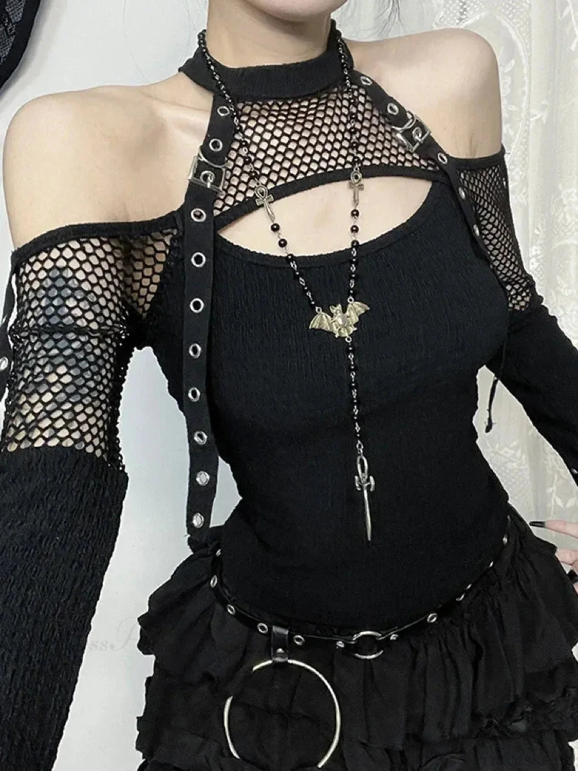 Net Empty Sleeve Knit Top