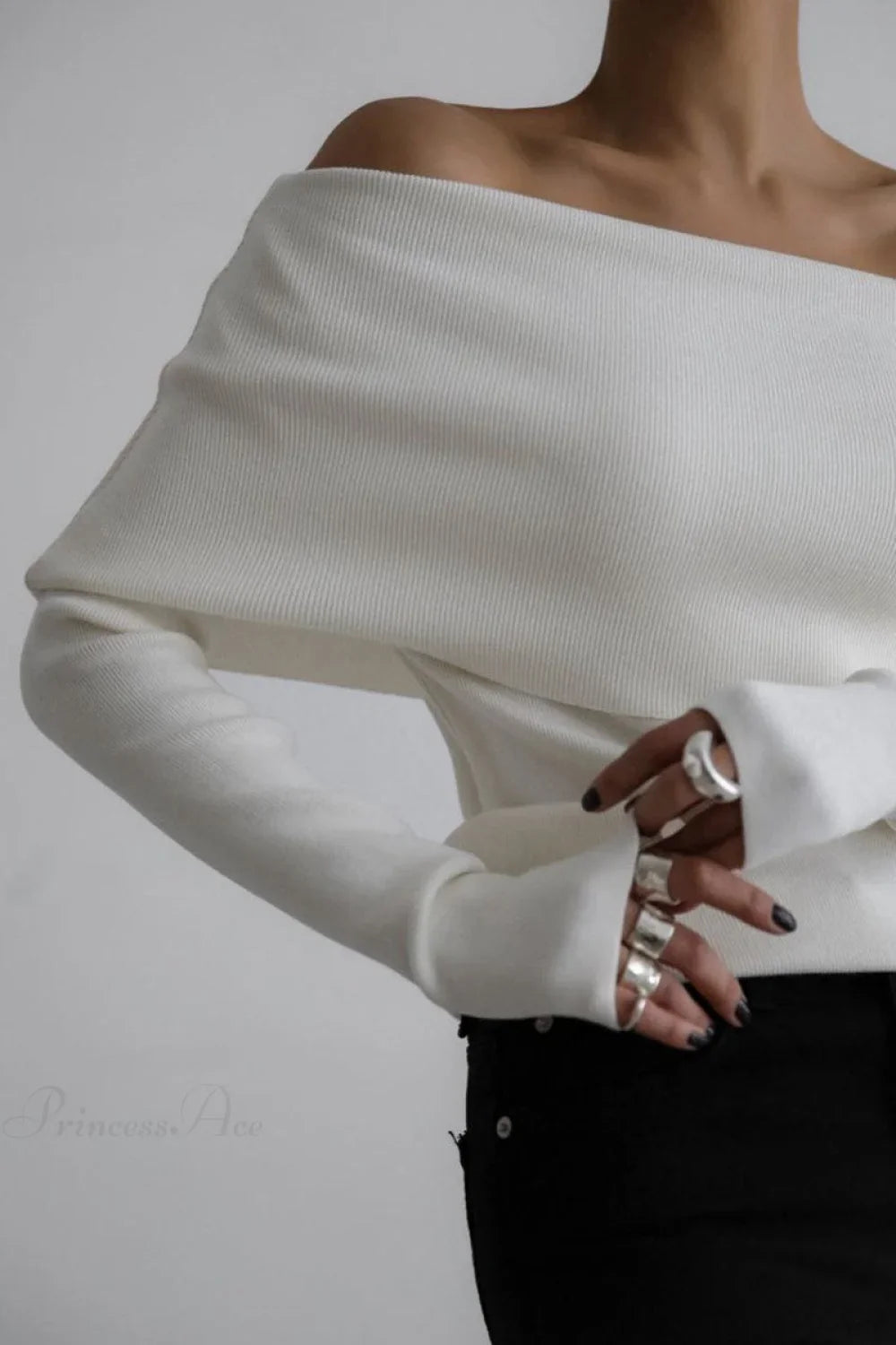 Off-Shoulder Fitted Long-Sleeve Knit Top