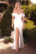 schulterfreies Brautkleid mit Rosetten
