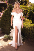 schulterfreies Brautkleid mit Rosetten