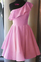 Vestido corto de fiesta de graduación y regreso a casa con volantes de un solo hombro