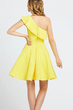 Vestido corto de fiesta de graduación y regreso a casa con volantes de un solo hombro