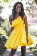 Vestido corto de fiesta de graduación y regreso a casa con volantes de un solo hombro