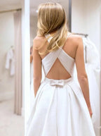 Rückenfreie Hochzeitskleider mit Taschen A-Linie Überkreuztes Brautkleid