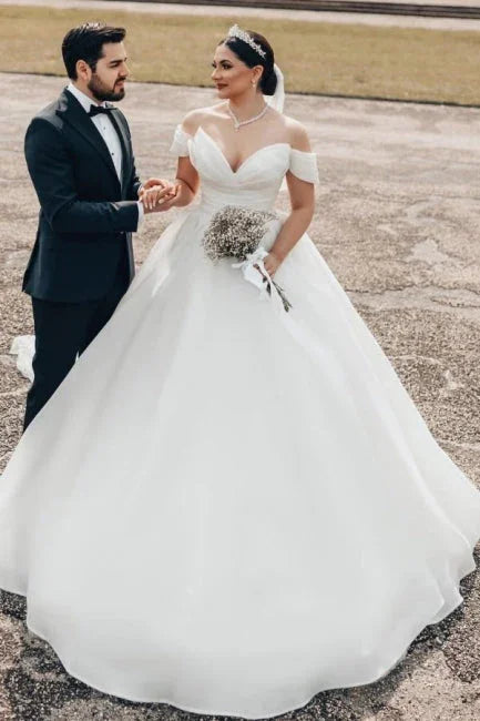 Langes Prinzessinnen-Brautkleid aus Organza und Satin mit A-Linie, V-Ausschnitt und Carmen-Trägern