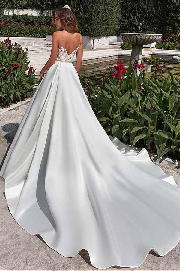 Satin-A-Linien-Brautkleid mit Ausschnitt, Taschen und Spitzenapplikationen