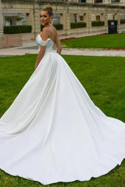 Sexy, schulterfreies, ärmelloses Pailletten-Brautkleid aus Satin in A-Linie mit Schlitz