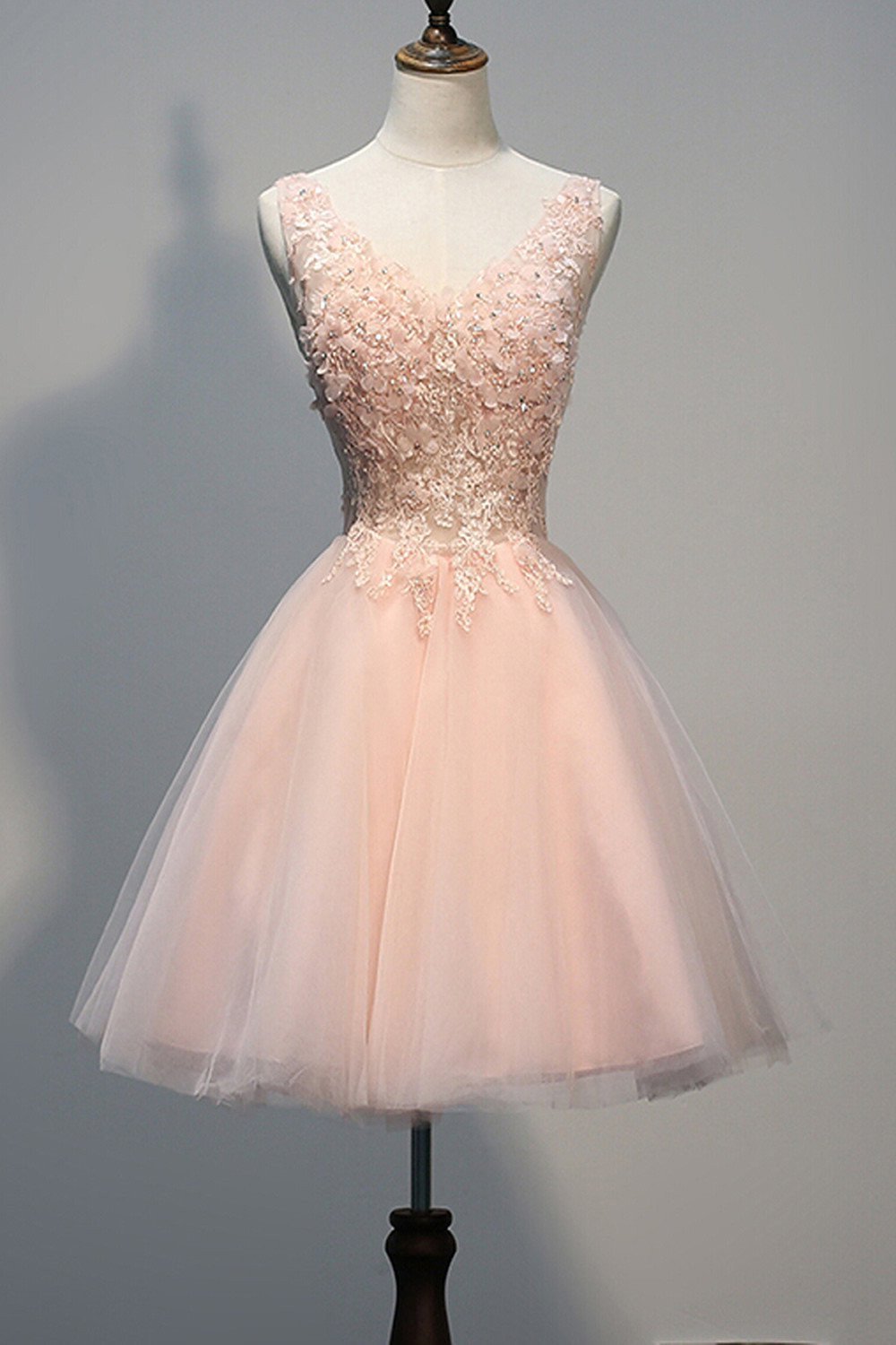 Vestidos de regreso a casa cortos sin espalda con apliques