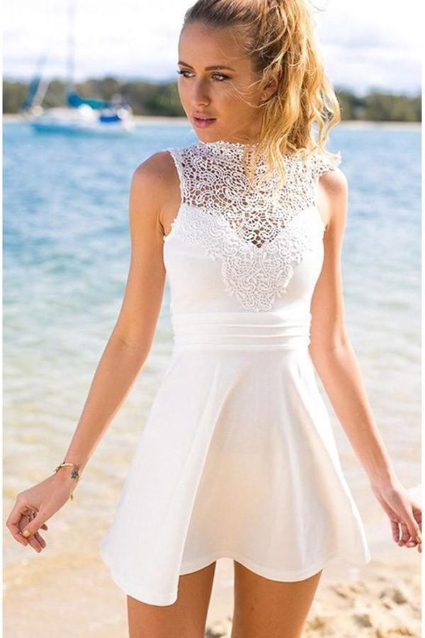 Kurzes, rückenfreies Homecoming-Kleid aus Stretch-Satin mit Spitze