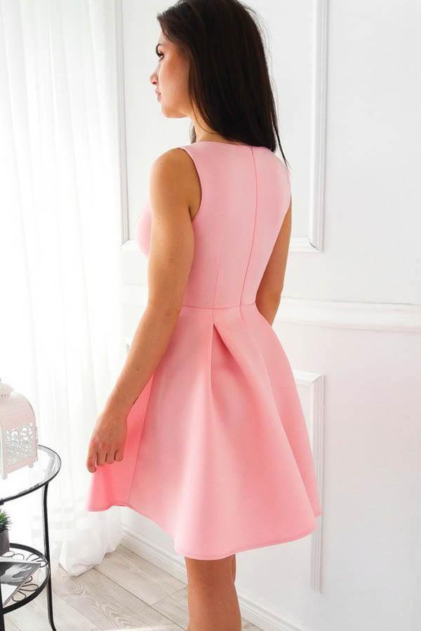 Vestido de fiesta corto de satén plisado sencillo con escote en V y corte en A