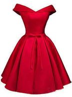 Einfaches schulterfreies, rosafarbenes Abschlussballkleid aus Satin