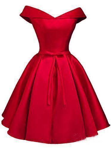 Einfaches schulterfreies, rosafarbenes Abschlussballkleid aus Satin