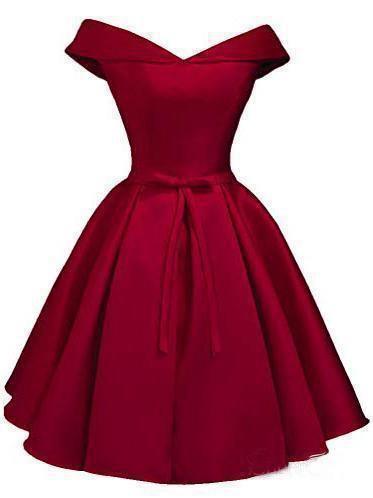 Einfaches schulterfreies, rosafarbenes Abschlussballkleid aus Satin