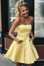 Simple Strapless Short Prom Dress Homecoming Dress with Pockets