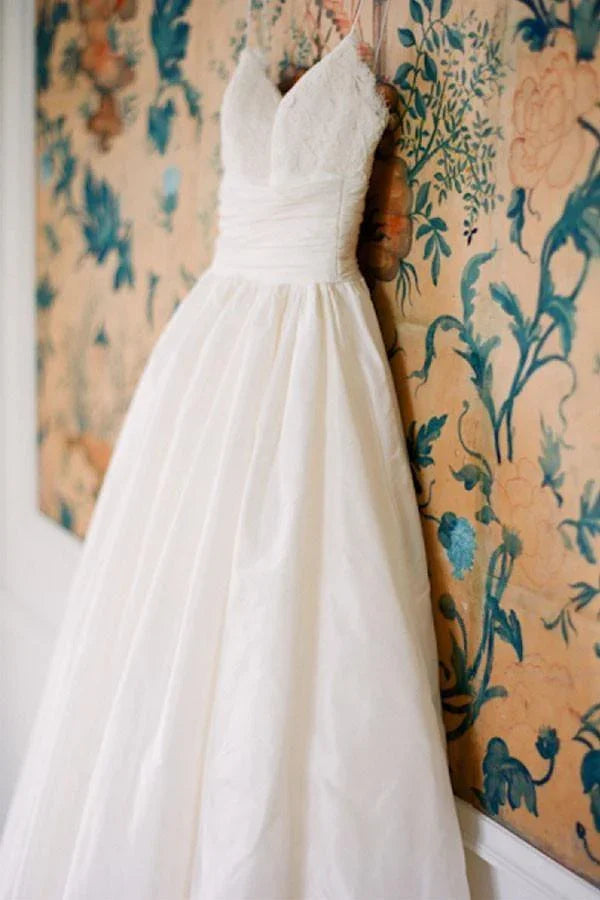 Spaghetti Straps Floor-Length Ivory Wedding Dress With Lace