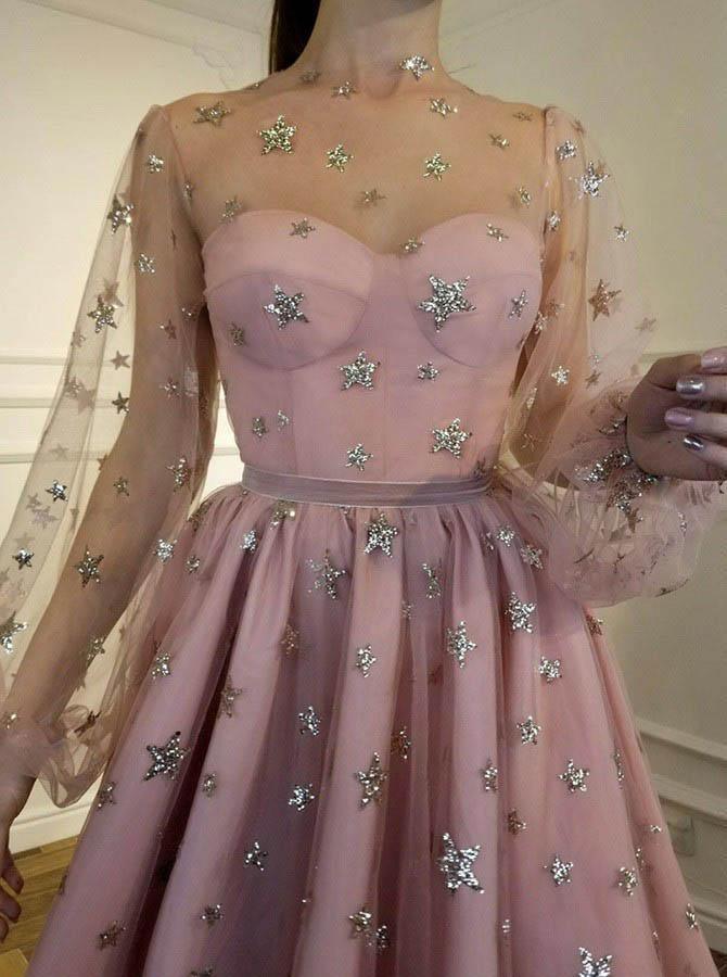 Funkelndes A-Linien-Heimkehrkleid mit Rundhalsausschnitt, langen Ärmeln und Pailletten